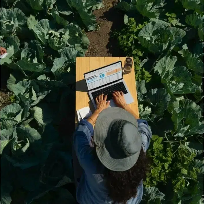 Ноутбук Apple MacBook Pro 16" (2024), M4 Max, 36/1Tb, SSD, (MX2V3), Silver изображение 9